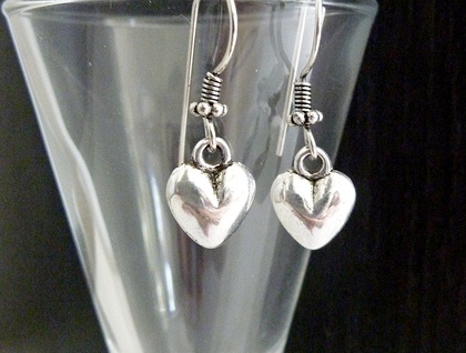 Earrings - Gorgeous Antiqued Silver Hearts